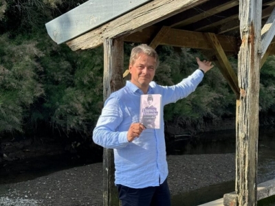 Dans son livre, Jacques-Édouard met à l'honneur 12 héroïnes de la Manche