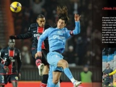 Une icône du foot en dédicace